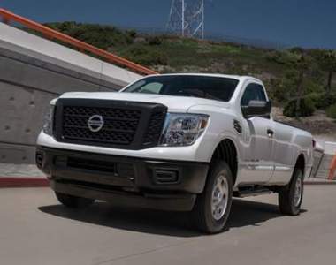 2017年式《Nissan Titan Single Cab》少了後座竟然載卡多?