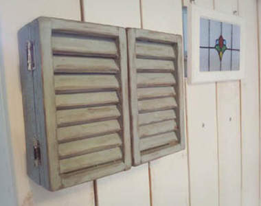 《DIY木質百葉窗》不管拿來裝飾還是掛東西都超好看