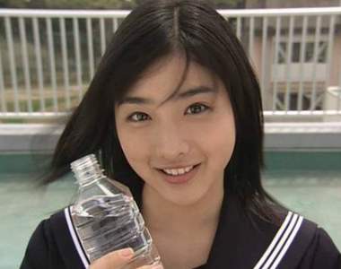 《越老越正的日本女星》這就是成熟女人的魅力啊～（甩髮）