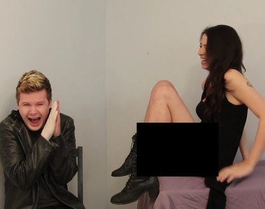 《當男同志第一次摸女生陰部》被摸都不緊張了摸人的緊張什麼