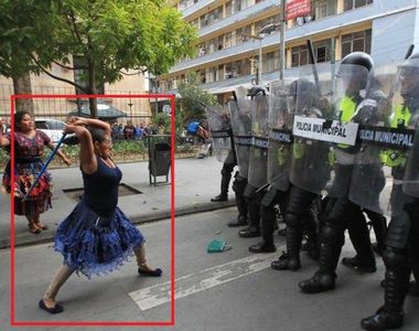 PS改圖《攻擊力十足的大媽》需要幫大媽撐10秒嗎？