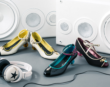 VOCALOID《初音未來造型高跟鞋》希望可以持續推出其他角色款呀(灬ºωº灬)