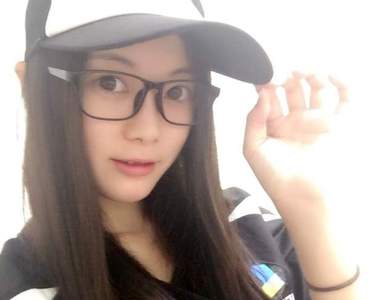 AV女優今宮なな《棒球場淫蕩動作炎上》M字開腿被攝影機拍到怎麼辦……