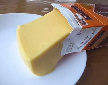 日本業務超市的《謎樣牛奶包裝食物》絕對有人會看錯啊……