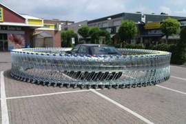 《亂停車小心車子被霸凌》還順便告訴全世界你的車是哪一台 《亂停車小心車子被霸凌》還順便告訴全世界你的車是哪一台