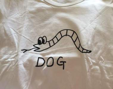 推特《超乎想像的搞怪T恤》跟台灣夜市賣的搞笑衣服不相上下