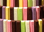 可以排出《彩虹Kitkat》日本人的狂熱讓外國人滿頭問號 可以排出《彩虹Kitkat》日本人的狂熱讓外國人滿頭問號