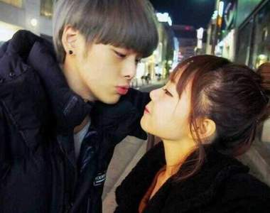 《情侶最愛用的情侶單品》就是要用一樣的感情才好嘛