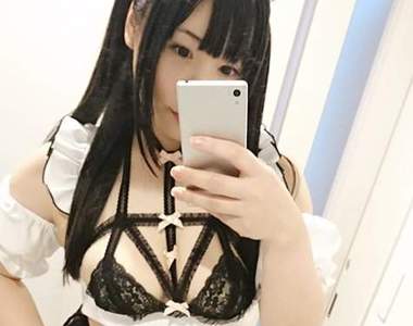 變態自拍COSER《化身18禁漫畫女主角》你會選二次元還是三次元？