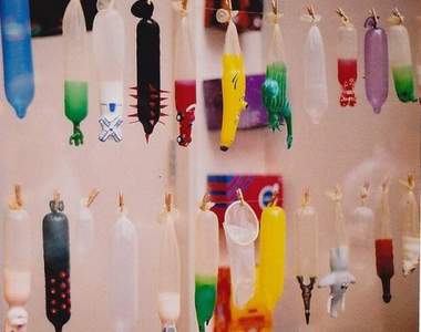 《藏保險套的好地方》要找到一個隱密又好拿的地方真的很難