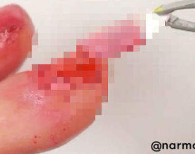 【血腥注意】萬聖節《拔指甲指彩》明知道是假的但還是好痛......