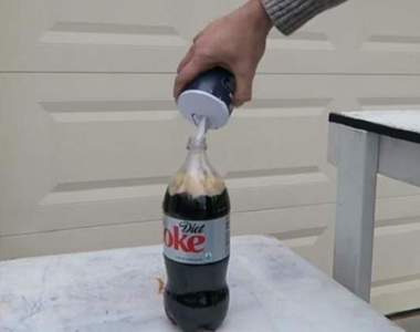 科學實驗《可樂加鹽巴》會讓你看到意想不到的畫面