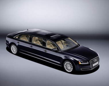 6門6座《Audi A8 L Extended》難道今年是6倍年?