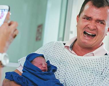 超溫馨《爸爸的溫柔》看到小孩的瞬間那讓人感動的表情...｡ﾟ(ﾟ´ω`ﾟ)ﾟ｡