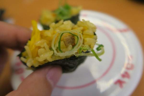 意味不明的《炒飯壽司》直接用海苔把炒飯包起來不是更省事嗎ww - 圖片5