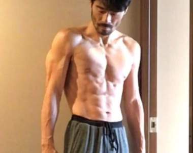 《肌肉大叔漫畫家「迫稔雄」》喜歡的:肌肉、格鬥技、荒木飛呂彥