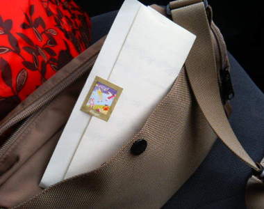 《伏擊妹子塞情書》42歲男子寫信告白然後被捕惹