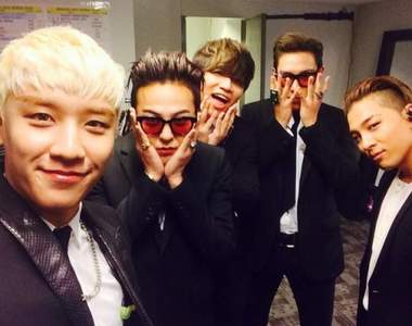 網友列出《從未拆團的團體》粉絲表示:我們的青春都在這阿~