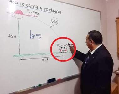 上課保證不睡覺《比學生還古靈精怪的老師》教室有一「老」如有一寶?