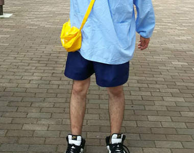 演唱會爭議裝扮《幼稚園兒童COSPLAY》至少修個腿毛吧……