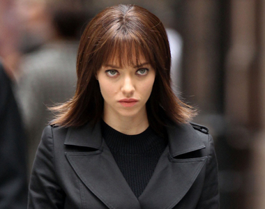 亞曼達塞佛瑞新片《匿名》棕色中長髮果然也是美到受不了～