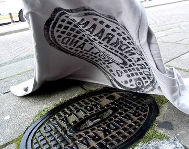 服裝新藝術《水溝蓋拓印》那我想要印日本的水溝蓋可以嗎?
