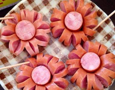 《向日葵香腸花》裝飾在便當裡可愛又好吃