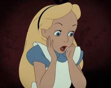 當《愛麗絲夢遊仙境變恐怖片》那原本的童話也不再單純......