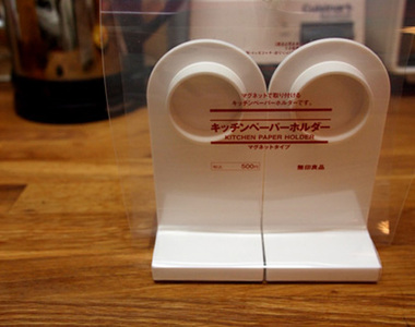 《無印良品卷筒紙巾架》磁鐵超好吸還有你意想不到的功用喔