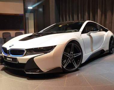 白帥帥《BMW i8》滿滿AC Schnitzer好料阿布達比上身