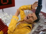 被欺負的《佛萊迪·墨裘瑞人偶》皇后樂團主唱給你們這樣整Σ(°ཀ°) 被欺負的《佛萊迪·墨裘瑞人偶》皇后樂團主唱給你們這樣整Σ(°ཀ°)