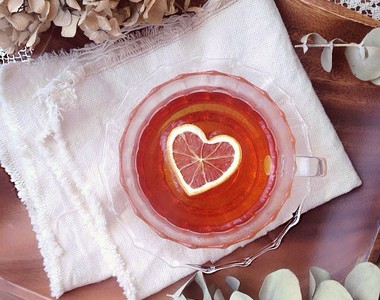 超可愛《漂浮愛心檸檬茶》點綴出美妙下午茶的幸福時光