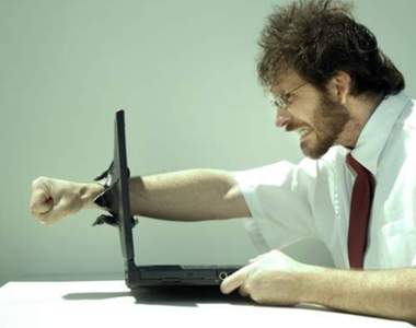 《被工作壓力逼到爆炸的人》為什麼連無生命物體都要跟自己過不去啊啊啊（砸）