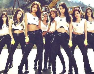 《把毫無關係的MV合併》竟然無違和感？違和君你在哪～