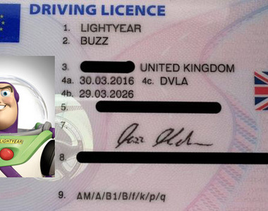 《巴斯光年駕照》原來叫巴斯光年不能申請駕照喔？　