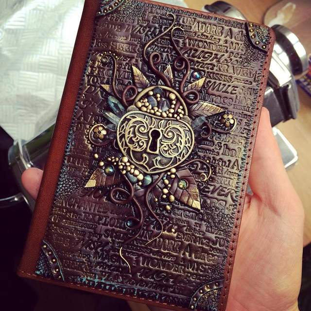 手工魔法書 打開好像會飛出什麼耶 手工魔法書 打開好像會飛出什麼耶