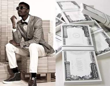 低成本炫富《鈔票造型商品》窮到沒錢買門擋就用鈔票代替好惹(?)