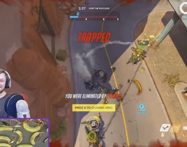 《用香蕉玩鬥陣特攻的男人》玩起來不輸給一般的滑鼠鍵盤