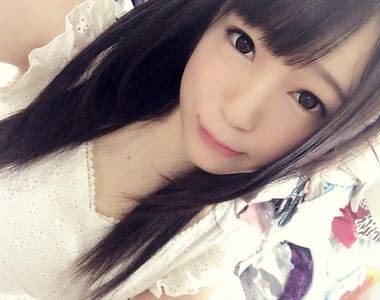 AV女優經紀人出糗《偷拍內褲踩潮水滑倒》南梨央奈究竟噴了多少水量……