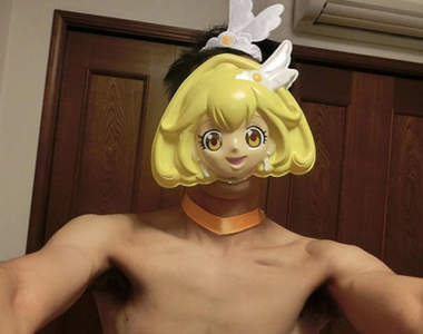 M男示範《穿小女孩的衣服COSPLAY》人家其實是變態名人……