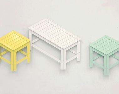 《擺脫次元的板凳》欸那個椅子在牆壁上自己隨意拿來坐哦～