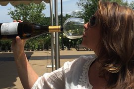 懶人救星《把酒瓶變酒杯》 拿個杯子有這麼難嗎w 懶人救星《把酒瓶變酒杯》 拿個杯子有這麼難嗎w