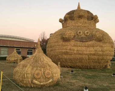 《超巨大稻草史萊姆》這麼大隻怎麼打得贏Σ(-∀-；)