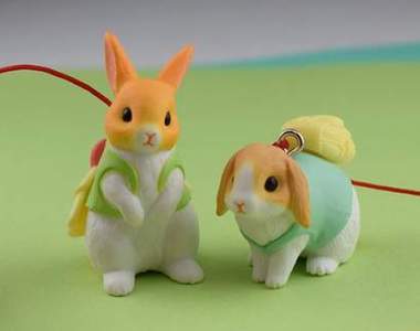 可愛到犯規《遛兔兔轉蛋》背上的配件還可以更換耶