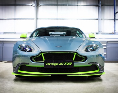 馬力446匹《Aston Martin Vantage GT8》道路版賽車超熱血