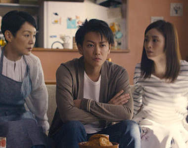 上戶彩隱藏以久的弟弟發覺!?《佐藤健》加入成為白戶家家族一員