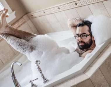 《拍性感照送老婆》這是正常男人看到性感照的反應嗎ww