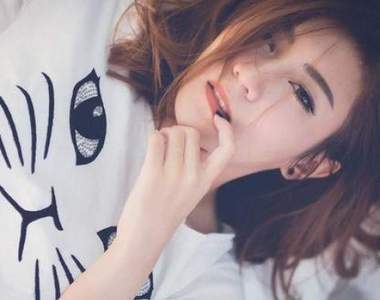 《泰國慵懶喵正妹》假日就該好好的躺在床上放空❤