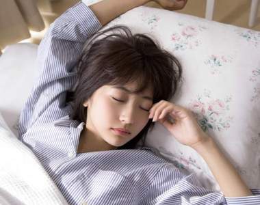 科學證明《女生比男生還需要睡覺》嘿嘿以後有賴床的權利了
