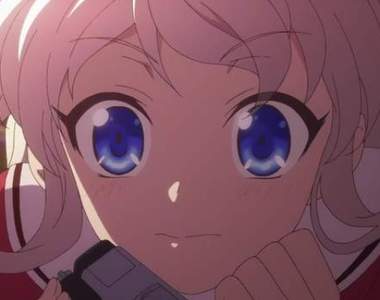 男扮女裝《COSPLAY參加駭客比賽》這算是擾亂對手的奇招嗎？